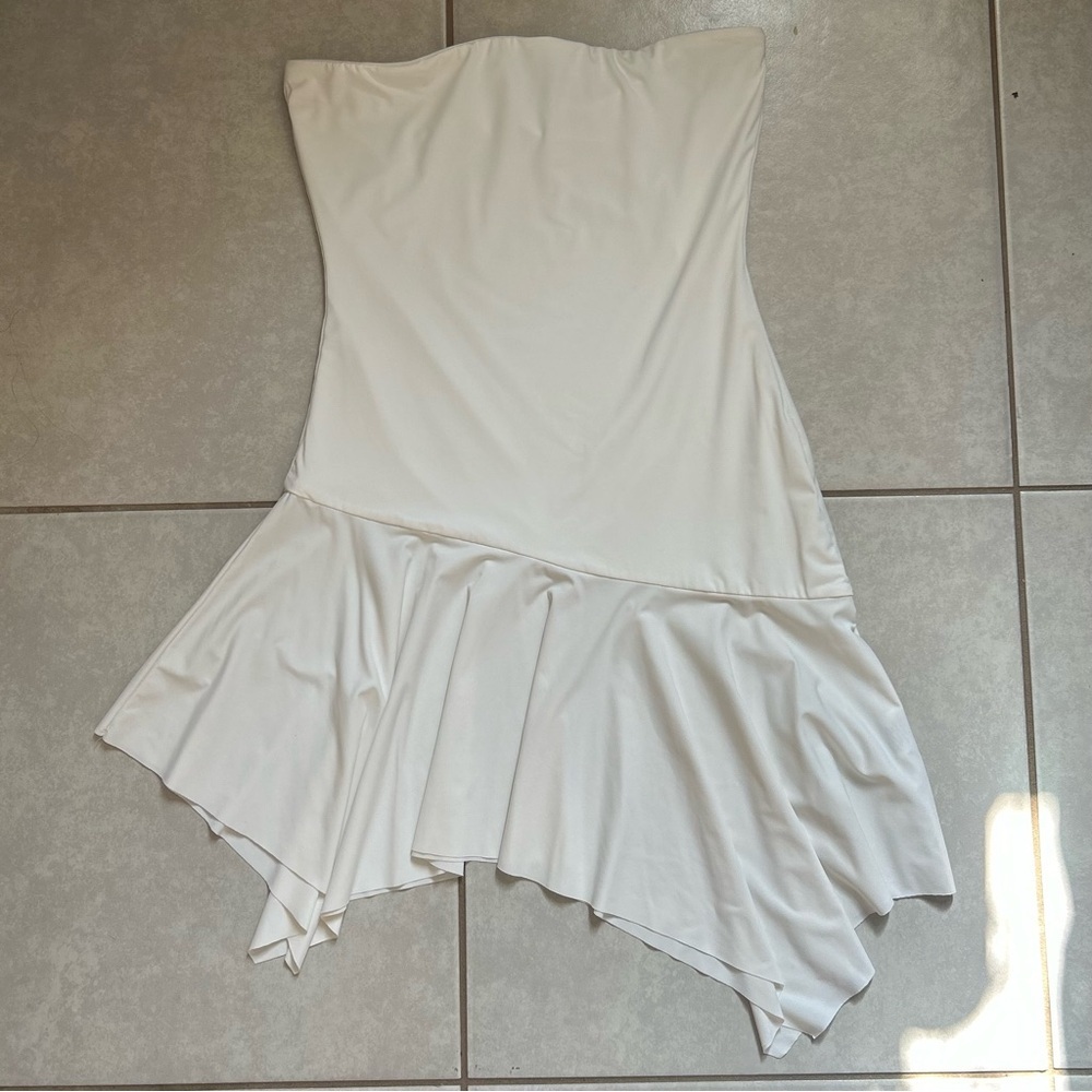 Princess Polly Mini Dress in White. Size 6 US/ 10 AU - Picture 2 of 5